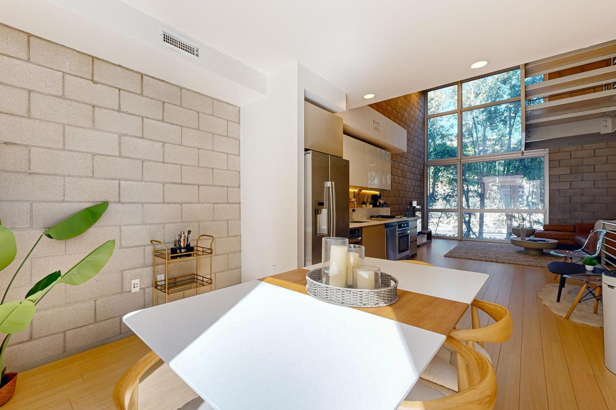 Modern Loft-Style Townhouse In Los Angeles Exterior photo